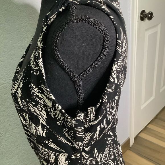 NEW! AnnTaylor Black/White Strap Bodycon Fitted Dress Size 4 - Picture 9 of 12